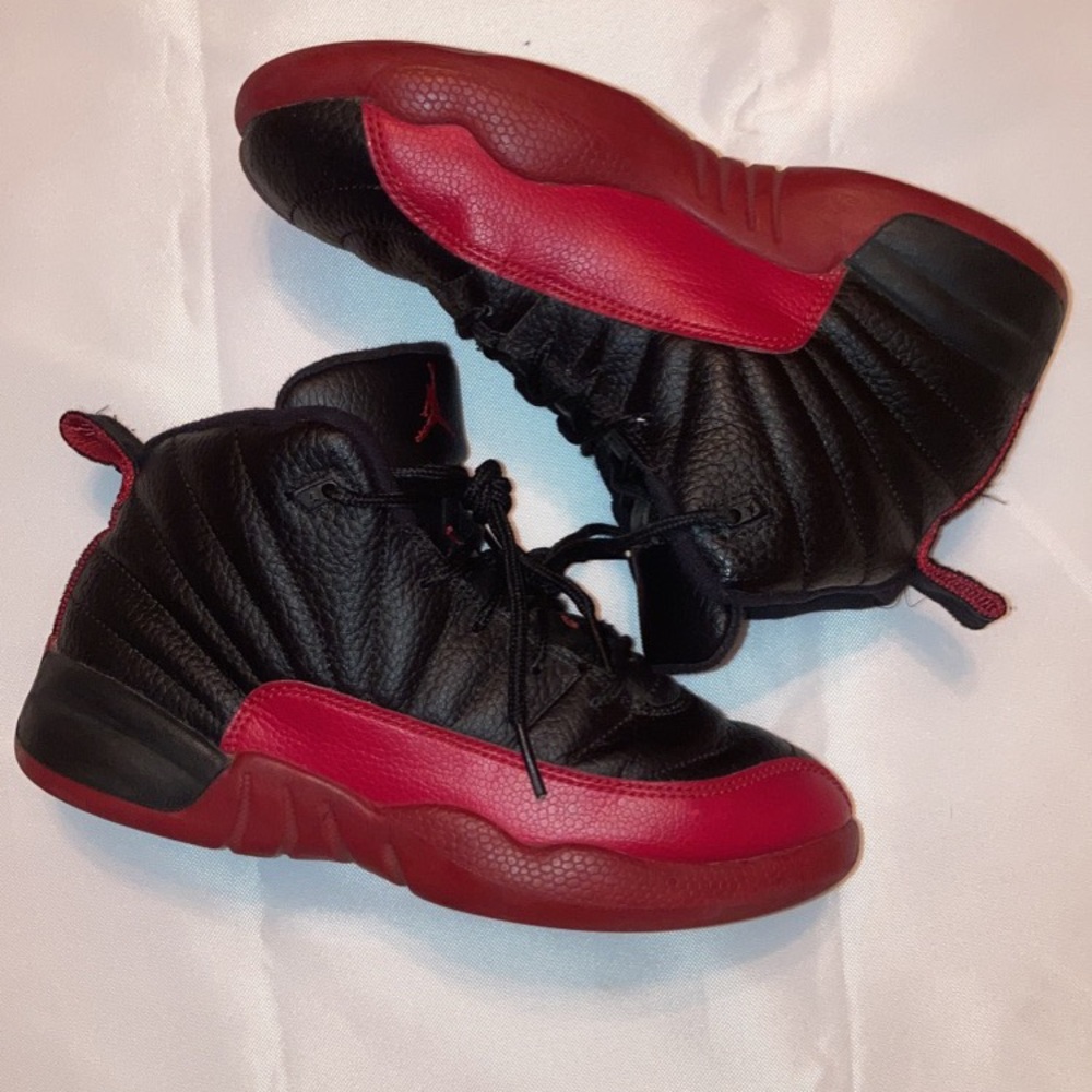 Jordan retro 12 red and black